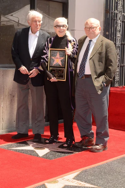 Dick van deike, barbara bain, ed asner — Stockfoto