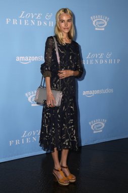 Isabel Lucas - oyuncu