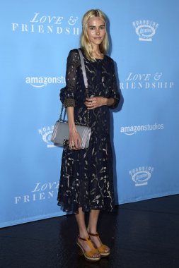 Isabel Lucas - oyuncu