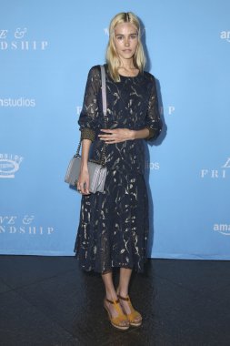 Isabel Lucas - oyuncu