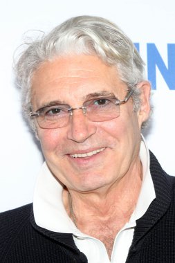 Michael besleyici - aktör