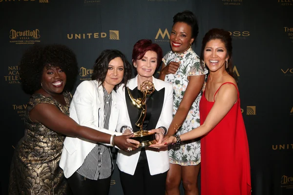 Sheryl underwood, sara gilbert, sharon osbourne, aisha tyler, julie chen — Stockfoto