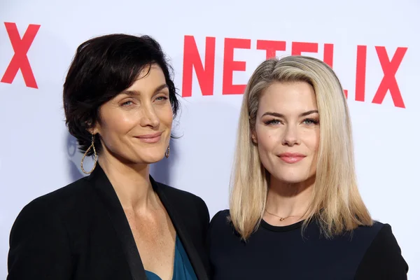 Rachael Taylor, Carrie-Anne Moss — Stock Photo, Image