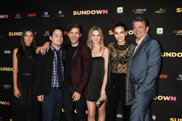 Sofía Sisniega, Sean Marquette, Devon Werkheiser, Sara Paxton, Camilla Belle, John Michael Higgins — Foto de Stock