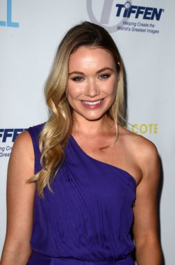 Katrina Bowden - oyuncu