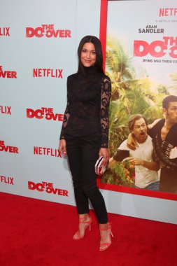 Julia Jones - oyuncu