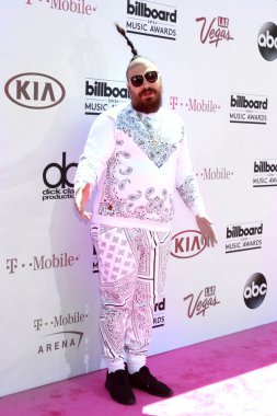 Ostrovsky - pop-kültür yorumcu josh