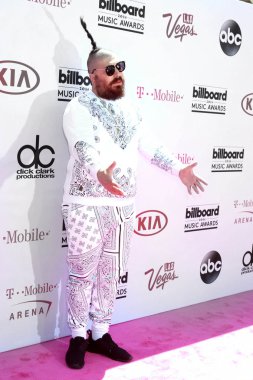 Ostrovsky - pop-kültür yorumcu josh