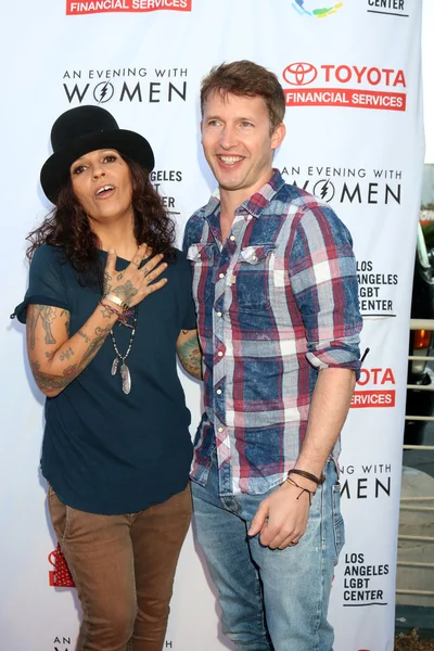 Linda Perry, James Blunt — Zdjęcie stockowe