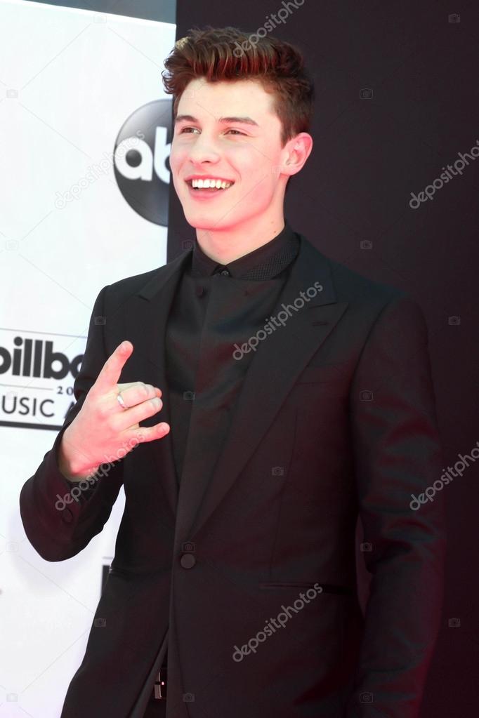 Shawn Mendes singer Stock Editorial Photo © s_bukley 110741226