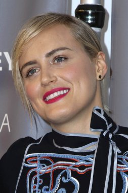 Taylor Schilling - oyuncu
