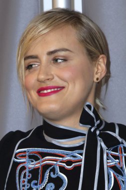 Taylor Schilling - oyuncu