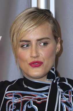 Taylor Schilling - oyuncu