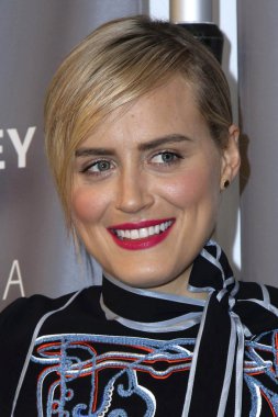 Taylor Schilling - oyuncu