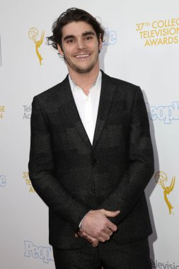 RJ Mitte-aktör