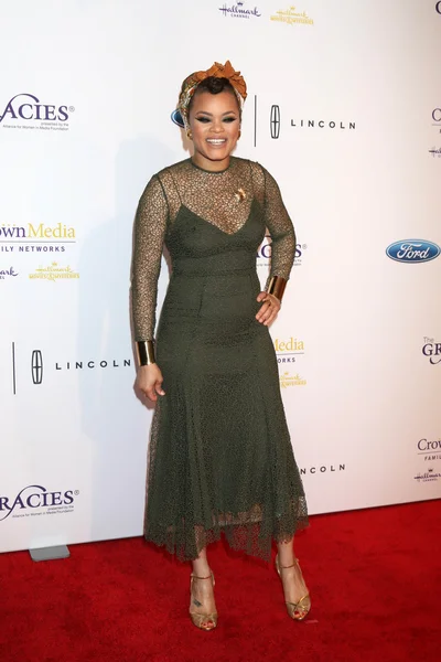 Andra gün - şarkıcı