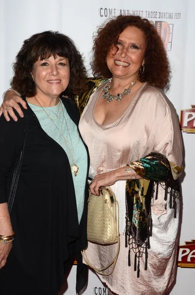 Melissa Manchester and sister — Stock Photo, Image