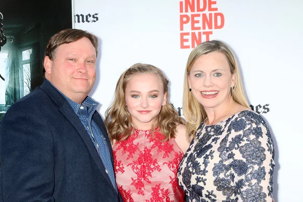 Madison Wolfe, padres — Foto de Stock