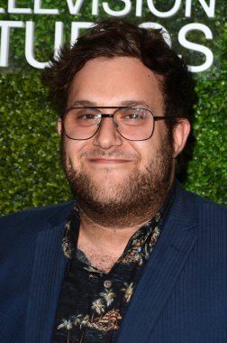 Ari Stidham - aktör