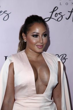 Şarkıcı Adrienne Bailon
