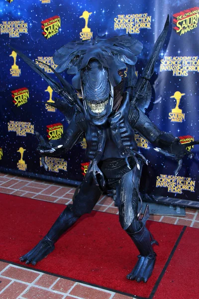 Alien bei der 42. Verleihung des Saturn Awards — Stockfoto