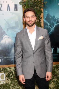Ryan Guzman - aktör