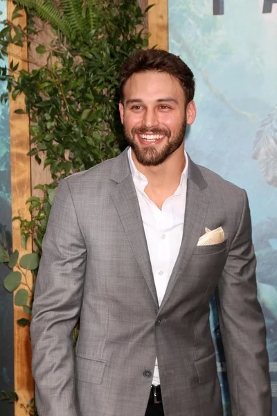 Ryan Guzman - aktör