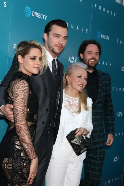 Kristen Stewart, Nicholas Hoult, Jacki Weaver, Drake Doremus — Stock Photo, Image