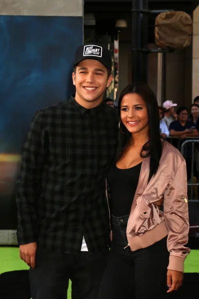 Austin Mahone, Katya Henryk — Zdjęcie stockowe