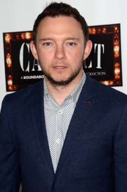 aktör Nate Corddry