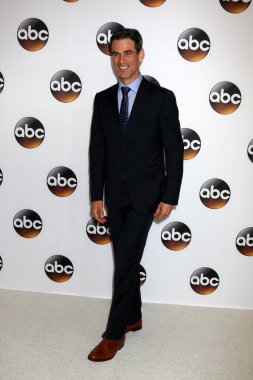 Eddie Cahill - aktör