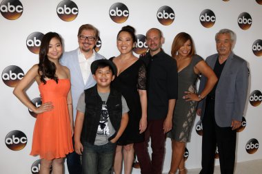 Krista Yu, Dave Foley, Albert Tsai, Suzy Nakamura, Slavin Jonathan, Tisha Campbell-Martin, Dana Lee
