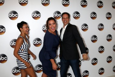 Carly Hughes, Katy Mixon, Diedrich Bade