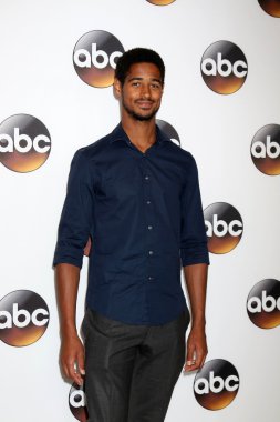 Alfred Enoch - aktör