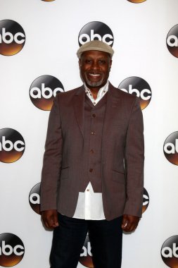 James Pickens Jr - aktör