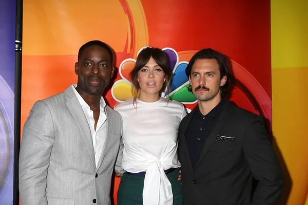 Sterling K. Brown, Mandy Moore, Milo Ventimiglia — Zdjęcie stockowe