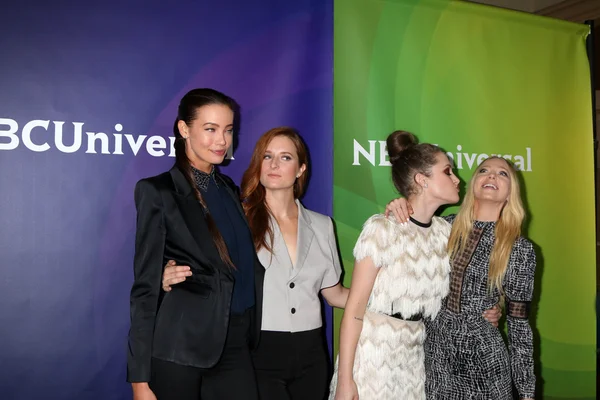 Stephanie Corneliussen, Grace Gummer, Carly Chaikin, Portia Doubleday —  Fotos de Stock