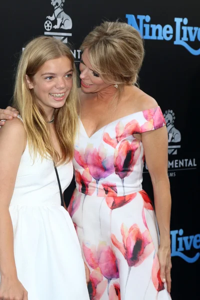 Catherine Rose unga, Cheryl Hines — Stockfoto