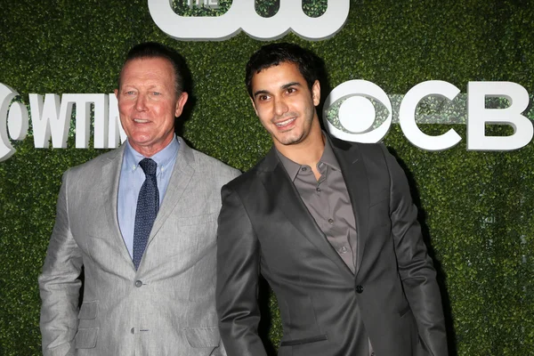 Robert Patrick, Elyes Gabel — Photo