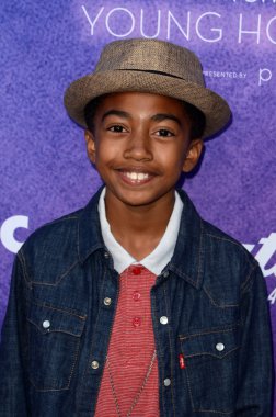 Miles Brown - aktör