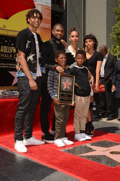 Usher y familia — Foto de Stock