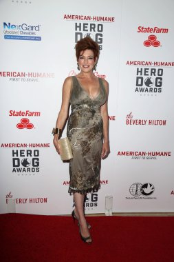 aktris Carolyn Hennesy