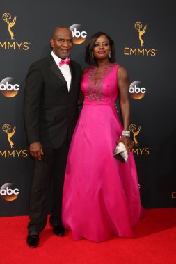 Viola Davis, Julius Tennon oyuncuları