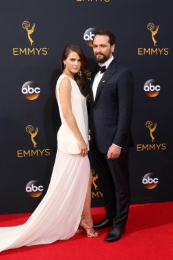 Keri Russell, Matthew Rhys aktörleri