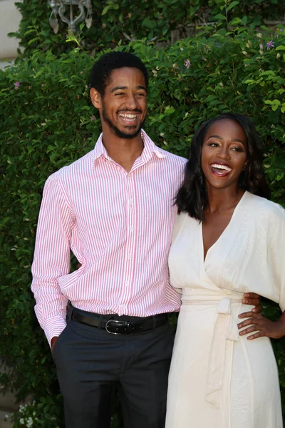 Alfred Enoch, Aja Naomi King — Zdjęcie stockowe