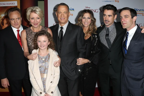 Bradley Whitford, Emma Thompson, Annie Rose Buckley, Tom Hanks, Rita Wilson, Colin Farrell, Bj Novak — Foto de Stock