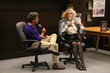 Eddie shapiro ve julie newmar