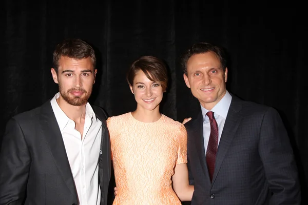 Theo James, Shailene Woodley, Tony Goldwyn — Stockfoto