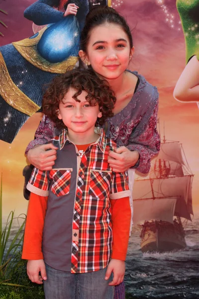 August Maturo and Rowan Blanchard — Stock Photo, Image