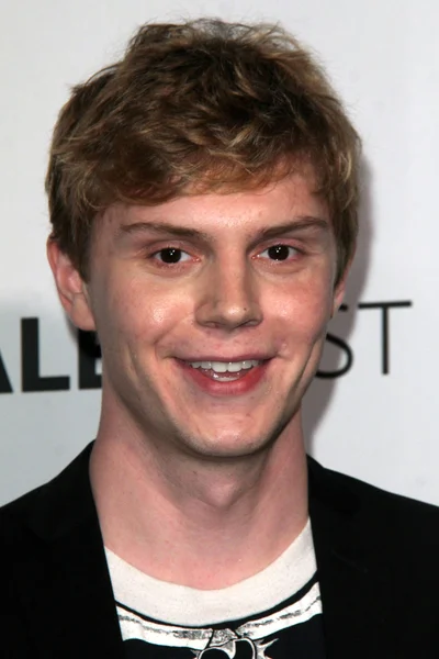 Evan Peters — Foto de Stock